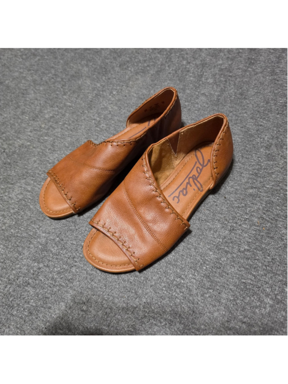 Zodiac Yani Brown Faux Leather Peep Toe D'Orsay Flat Sandals Size 6M